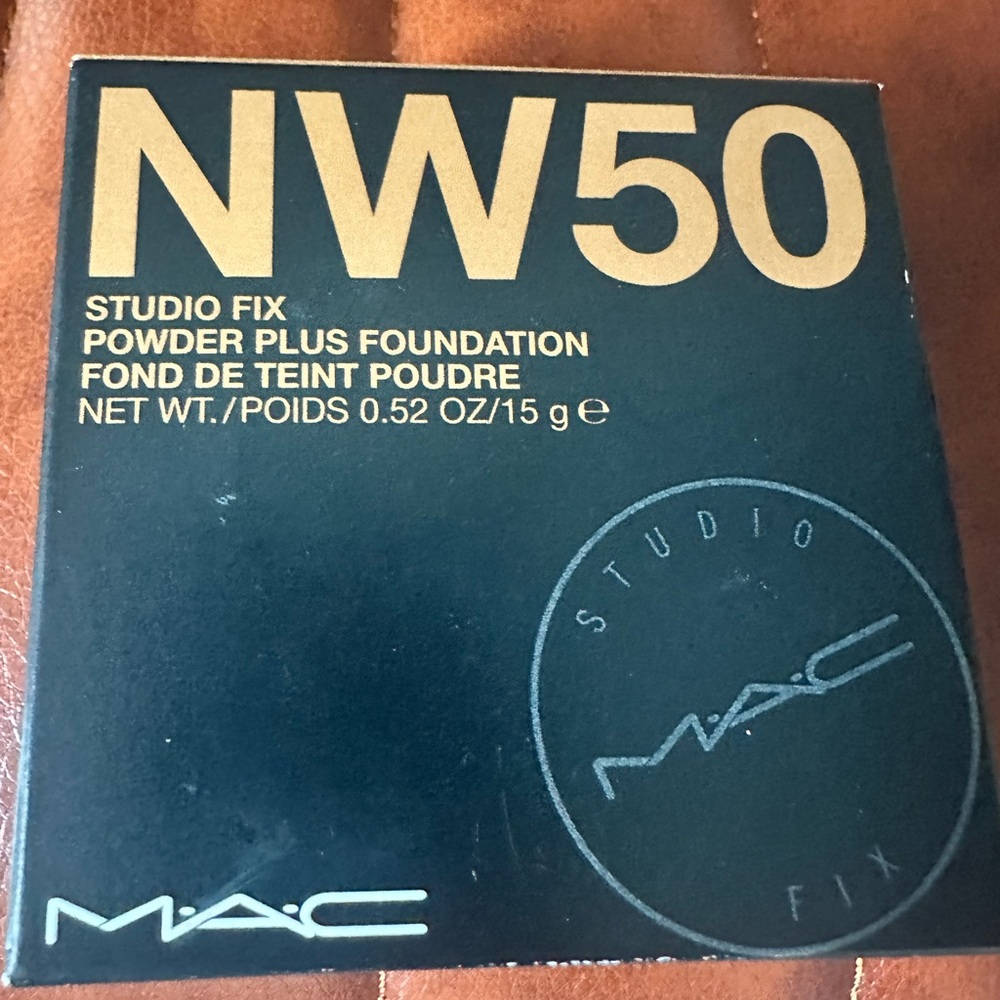 MAC Studio Fix Powder Plus Foundation NW50